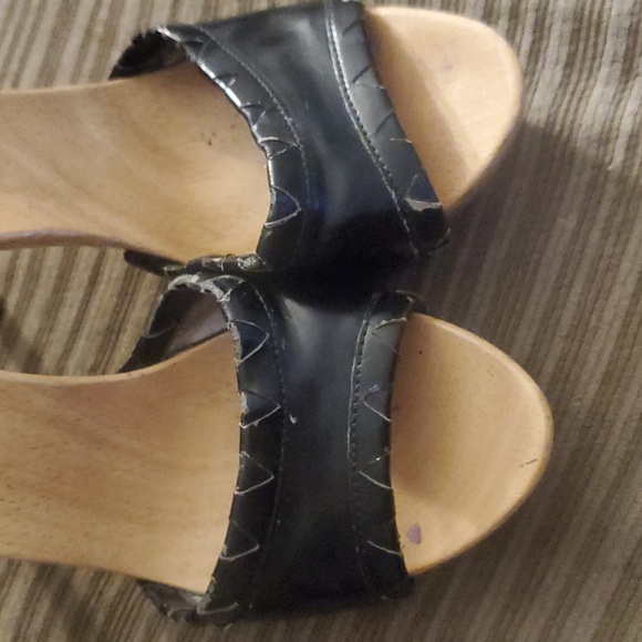 GUESS Heels - Picture 3 of 3